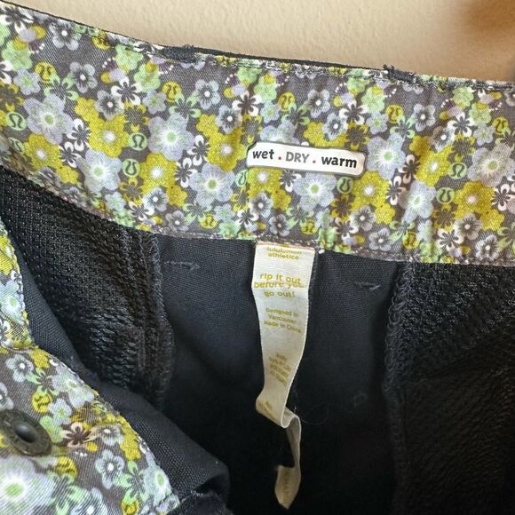 Lululemon Black Char01 Floral Trim Black Shorts Men’s 30 Read - Picture 10 of 13